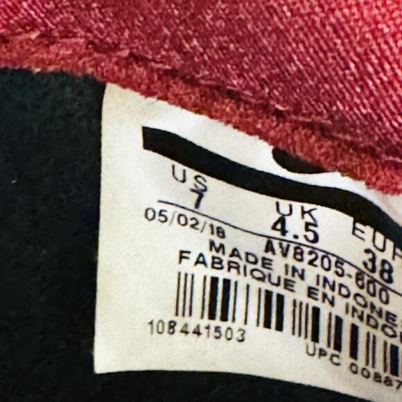 Nike Shoes Womens 7 Red Velvet Cortez SE Classic Floral Embroidered Gold Low Top - Picture 8 of 9